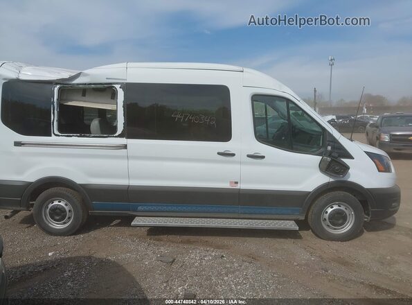 1FDAX2C84TKA16008 2026 FORD PASSENGER White 