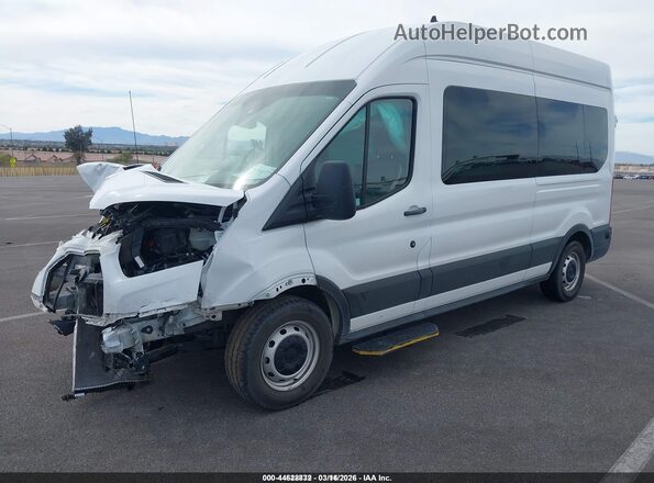 1FDAX2X84RKA56835 2024 FORD PASSENGER White Առջևի ձախ երեք քառորդ տեսարան