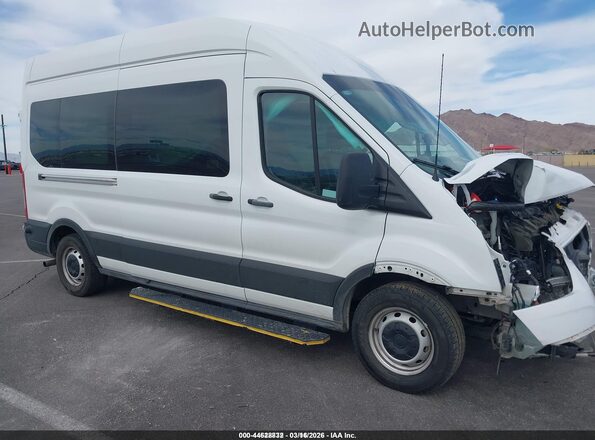 1FDAX2X84RKA56835 2024 FORD PASSENGER White Սալոնի 360 աստիճան տեսք