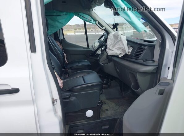 1FDAX2X84RKA56835 2024 FORD PASSENGER White Սալոնի դիմացի տեսք