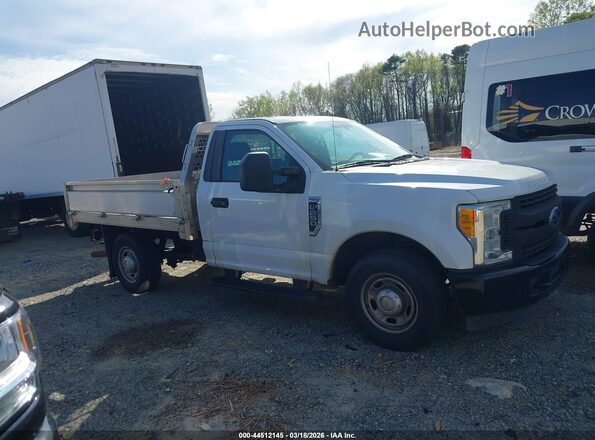 1FDBF2A63HEC99824 2017 FORD F-250 White Вид задньої частини салону