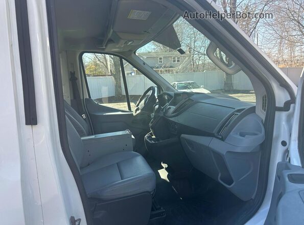 1FDBW5PM2HKB09021 2017 FORD TRANSIT Белый Вид спереди