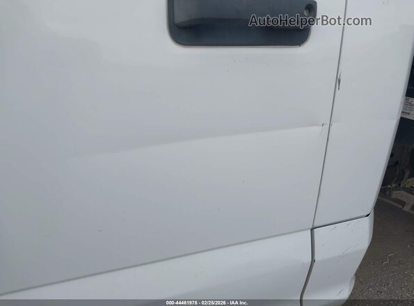 1FDRF3G66HEE09857 2017 FORD F-350 CHASSIS White Widok z przodu