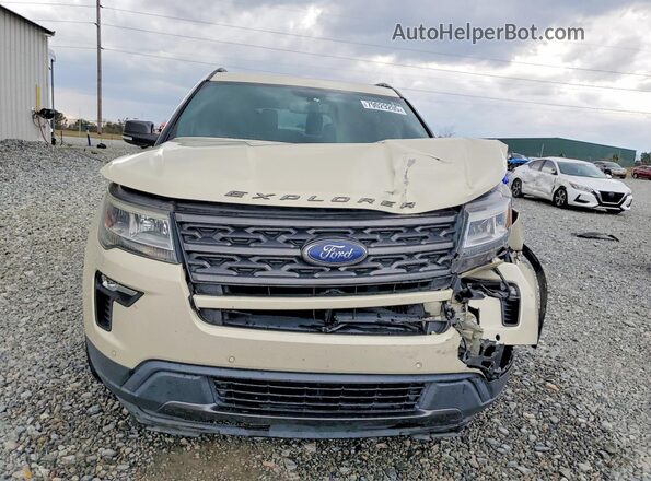 1FM5K7D83JGA52431 2018 FORD FORD EXPLORER Кремовый Вид спереди