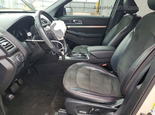 1FM5K7D83JGA52431 2018 FORD FORD EXPLORER Кремовый Вид салона спереди