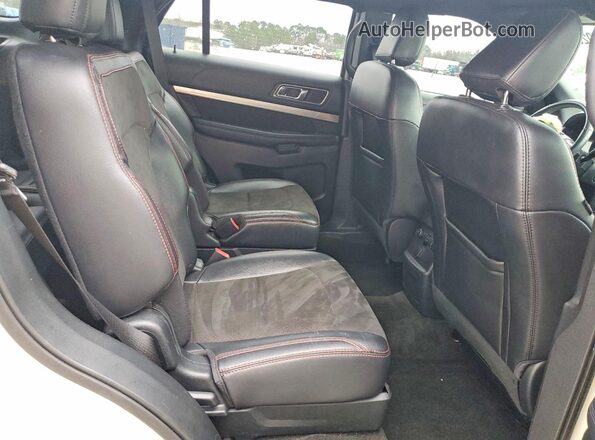 1FM5K7D83JGA52431 2018 FORD FORD EXPLORER Кремовый Вид задней части салона