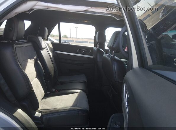 1FM5K7D89HGA27642 2017 FORD FORD EXPLORER Silver VIN կոդի պիտակի տեսք