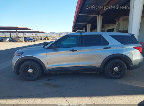 1FM5K8AB2LGD07742 2020 FORD POLICE INTERCEPTOR Silver Widok wnętrza z tyłu