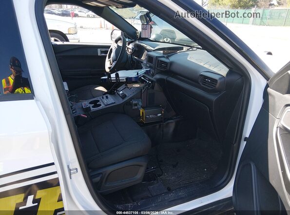 1FM5K8AB2MGC01163 2021 FORD POLICE INTERCEPTOR White წინა სალონის ხედი