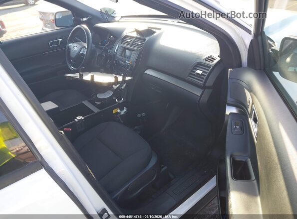 1FM5K8AR1HGD26044 2017 FORD UTILITY POLICE INTERCEPTOR White Սալոնի դիմացի տեսք