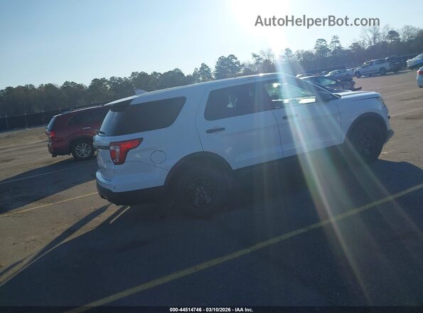1FM5K8AR1HGD26044 2017 FORD UTILITY POLICE INTERCEPTOR White Հետևի աջ
