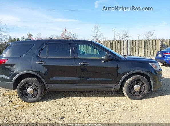 1FM5K8AR2GGA28665 2016 FORD UTILITY POLICE INTERCEPTOR Black Rear interior view