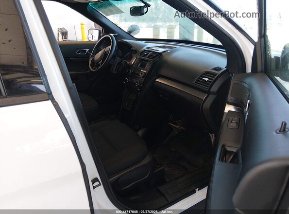 1FM5K8AR3HGC57857 2017 FORD UTILITY POLICE INTERCEPTOR White 