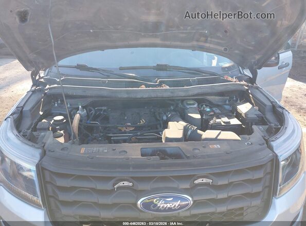 1FM5K8AR4JGC19625 2018 FORD POLICE INTERCEPTOR Silver 