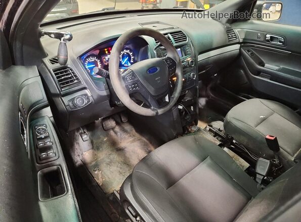 1FM5K8AR7HGA44717 2017 FORD FORD EXPLORER Черный Вид панели приборов