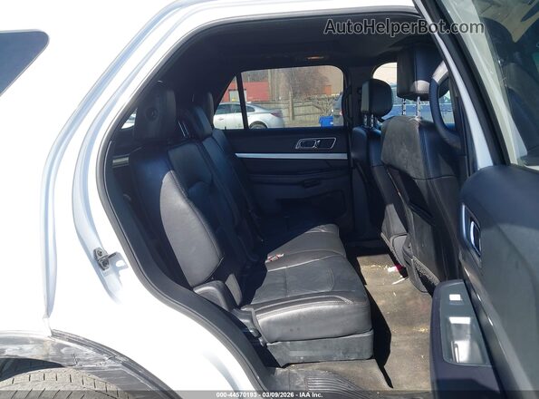 1FM5K8D82HGA72797 2017 FORD FORD EXPLORER White Widok naklejki z numerem VIN