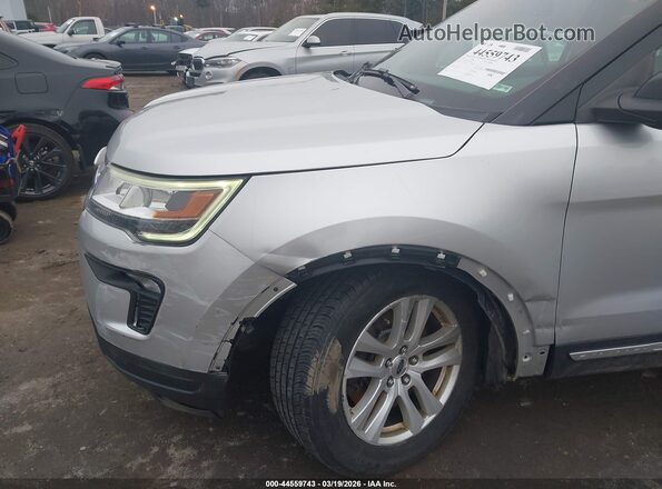 1FM5K8D84JGC15612 2018 FORD FORD EXPLORER Silver Widok z przodu