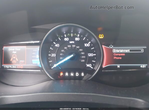 1FM5K8D84JGC15612 2018 FORD FORD EXPLORER Silver Widok tylnych siedzeń
