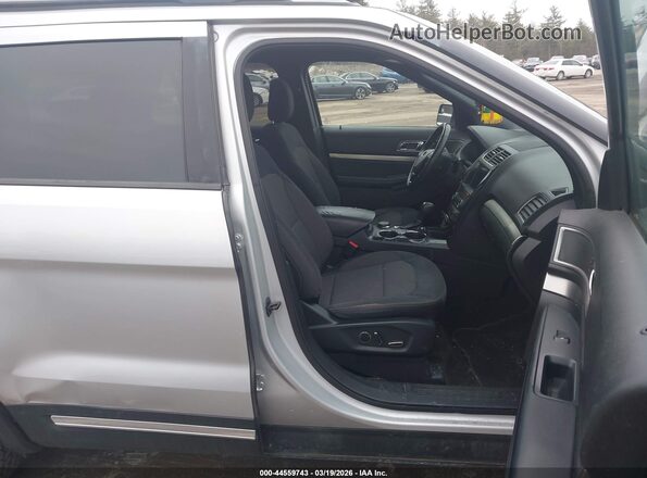 1FM5K8D84JGC15612 2018 FORD FORD EXPLORER Silver Widok wnętrza z przodu