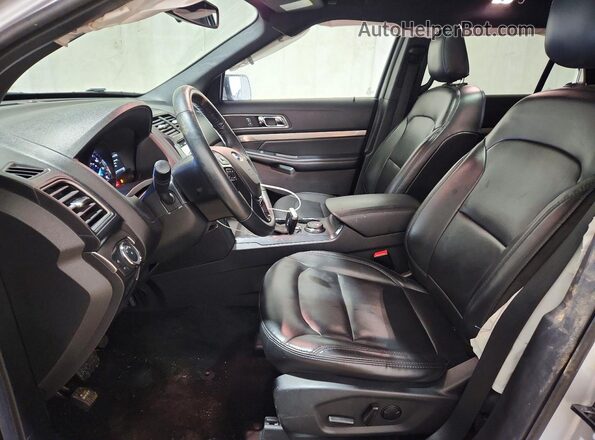 1FM5K8D86KGA02274 2019 FORD FORD EXPLORER Silver Vista interior delantera
