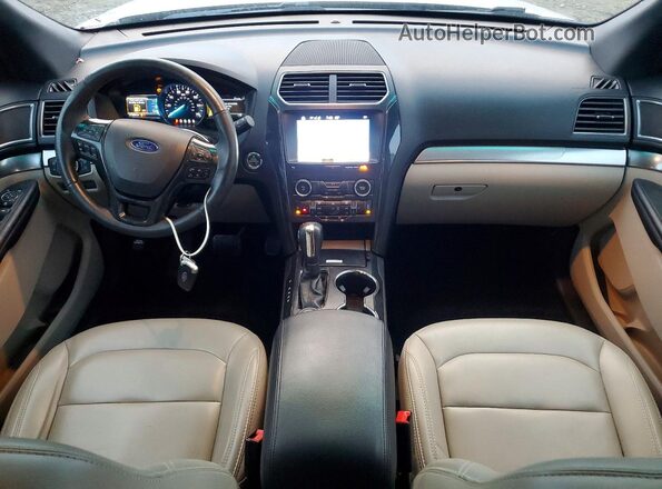 1FM5K8D89KGA82430 2019 FORD FORD EXPLORER Silver Dashboard view