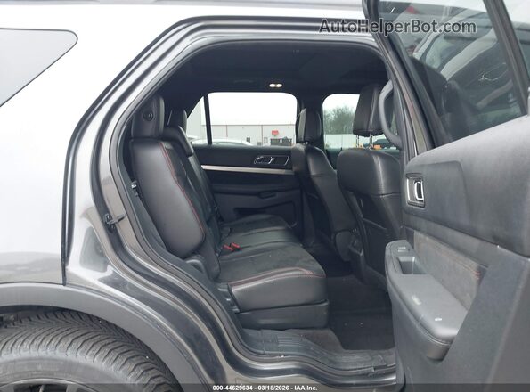 1FM5K8D8XJGC67620 2018 FORD FORD EXPLORER Gray Widok naklejki z numerem VIN