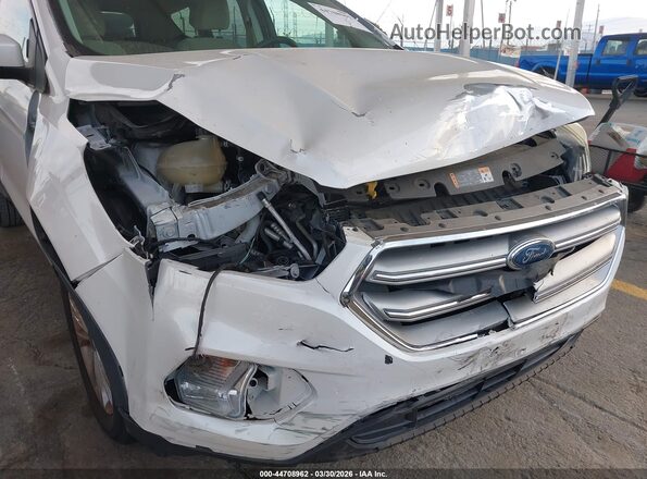 1FMCU0GD2HUE96686 2017 FORD ESCAPE White Вид спереду