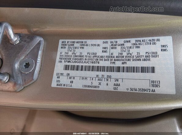 1FMCU0GD2JUC16576 2018 FORD ESCAPE Tan Vista del compartimento del motor