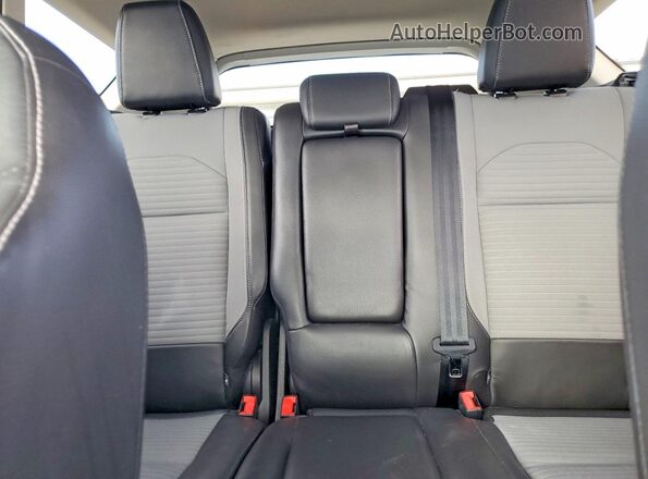 1FMCU0GD3HUD49616 2017 FORD ESCAPE White Vista de los asientos traseros