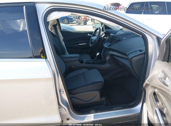 1FMCU0GD3KUA67869 2019 FORD ESCAPE Silver Սալոնի դիմացի տեսք