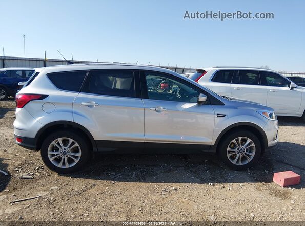 1FMCU0GD3KUA67869 2019 FORD ESCAPE Silver Սալոնի հետևի տեսք