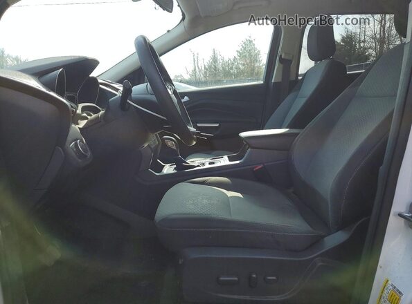 1FMCU0GD6JUA75995 2018 FORD ESCAPE White Вид салону спереду