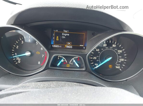 1FMCU0GD7HUA83954 2017 FORD ESCAPE Белый Вид задних сидений