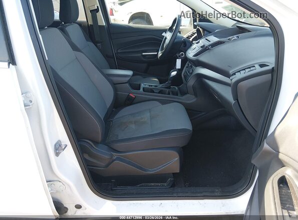 1FMCU0GD8JUC62963 2018 FORD ESCAPE White Вид салону спереду