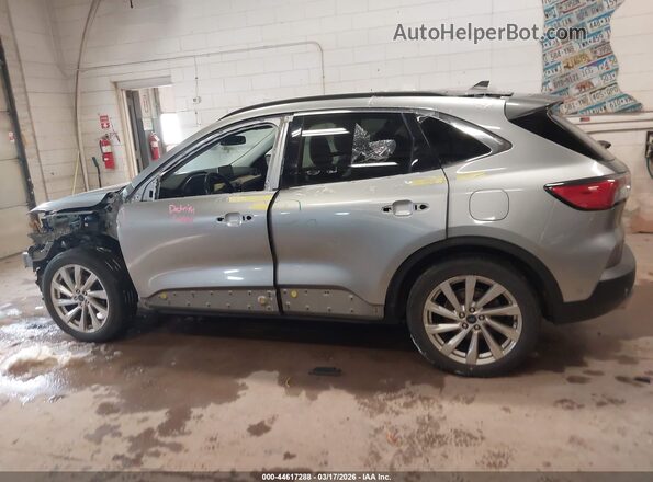 1FMCU9DZ2MUB15725 2021 FORD ESCAPE Silver 