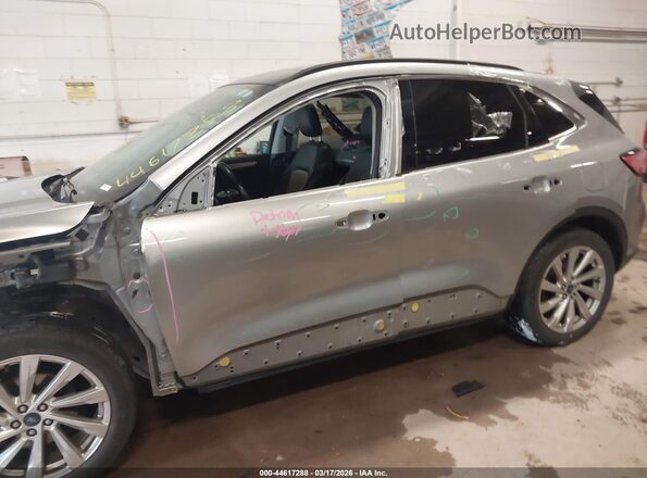 1FMCU9DZ2MUB15725 2021 FORD ESCAPE Silver 