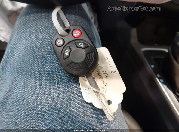 1FMCU9G96HUB76626 2017 FORD ESCAPE Красный Вид панели приборов