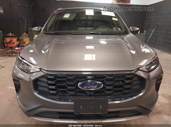 1FMCU9MN0SUB66554 2025 FORD ESCAPE Gray Vista interior trasera