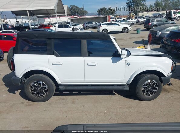 1FMDE5BH3NLB89361 2022 FORD BRONCO White Rear interior view