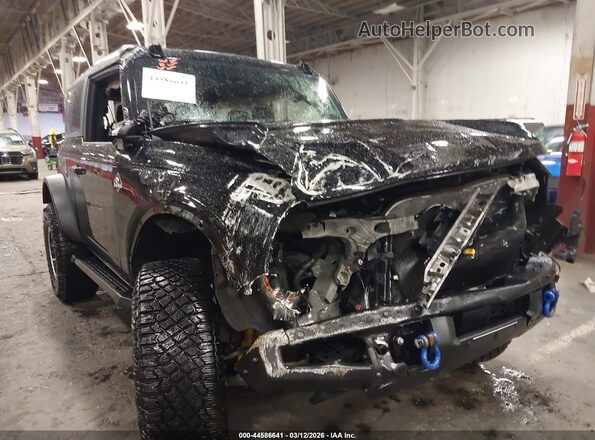 1FMDE5CP1NLB07553 2022 FORD BRONCO Черный Вид спереди