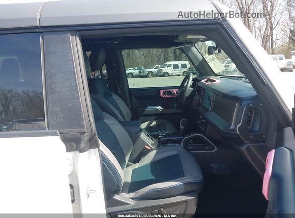 1FMEE5BP1NLB31907 2022 FORD BRONCO White Front interior view