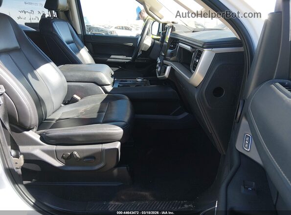 1FMJU1H85REA38005 2024 FORD EXPEDITION Белый Вид салона спереди