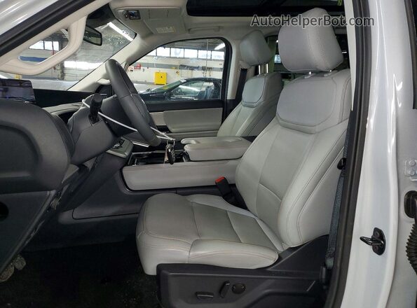 1FMJU1J86SEA43522 2025 FORD EXPEDITION Gray Vista interior delantera