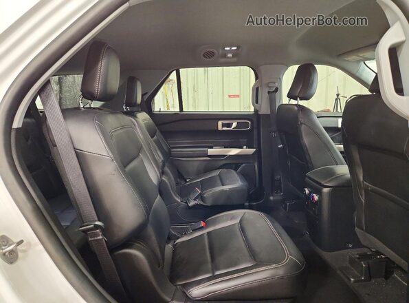 1FMSK8DHXNGA39285 2022 FORD FORD EXPLORER White უკანა სალონის ხედი