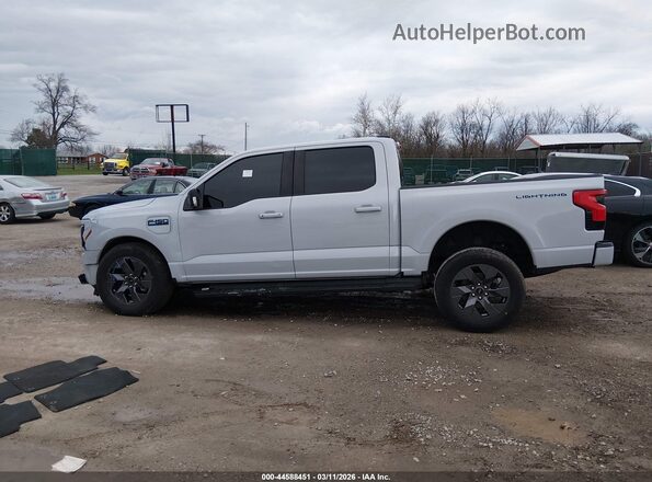 1FT6W3LU3SWG13593 2025 FORD F-150 LIGHTNING Gray Widok wnętrza 360 stopni
