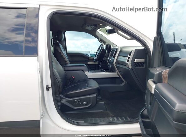 1FT7W2BT0HEE00932 2017 FORD F-250 White Widok wnętrza z przodu