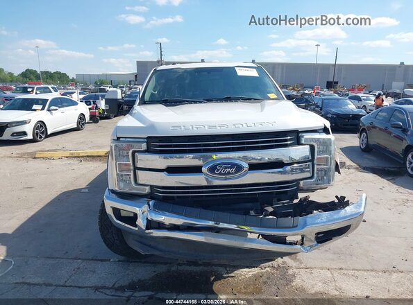 1FT7W2BT0HEE00932 2017 FORD F-250 White Widok wnętrza z tyłu
