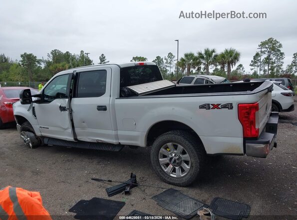 1FT7W2BT3HEF18831 2017 FORD F-250 White Tył lewy