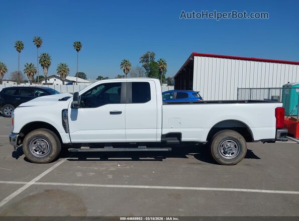 1FT7X2AA3SEC29081 2025 FORD F-250 White სალონის 360-გრადუსიანი ხედი