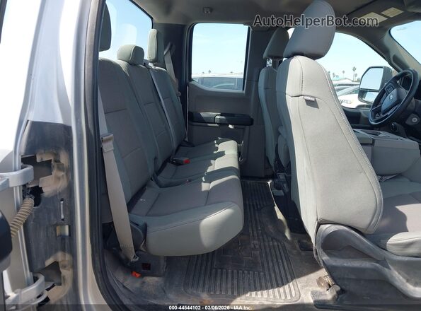 1FT7X2B60JEC83947 2018 FORD F-250 Silver VIN sticker view